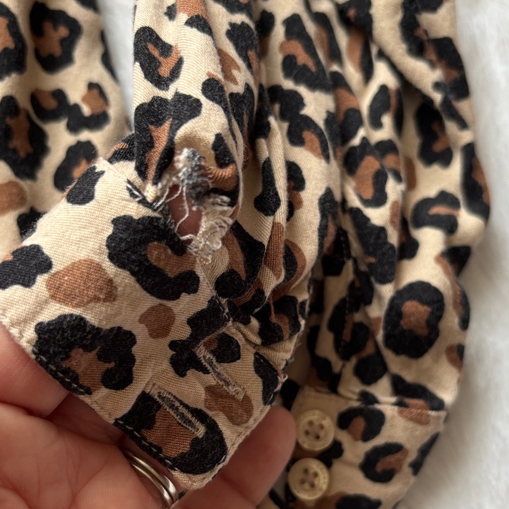 Leopard Print ruffle collar Women's Top from Crown&Ivy - Picture 4 of 6